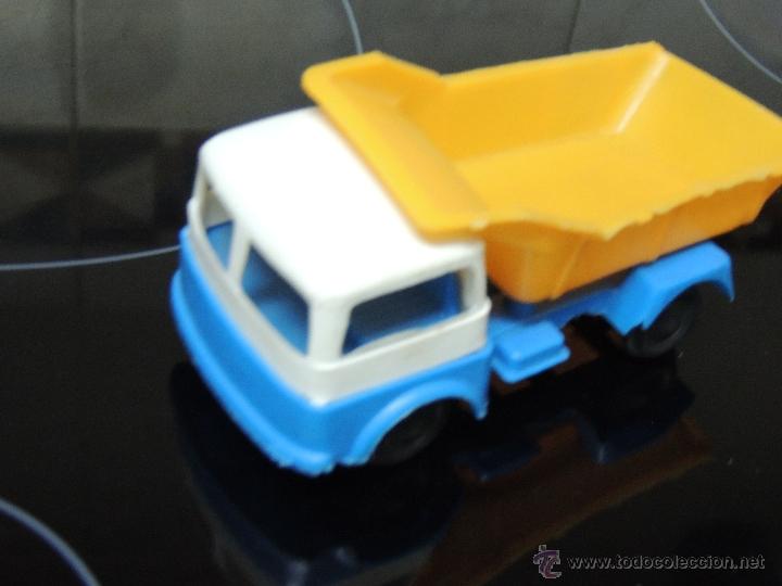 Figuras de goma y PVC: CAMION - Foto 2