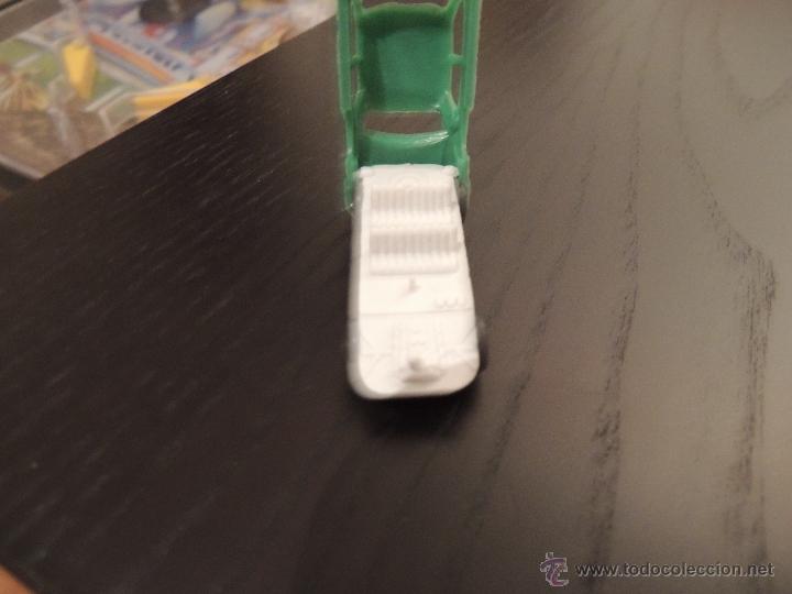 Figuras de goma y PVC: COCHE ZIX............... - Foto 2
