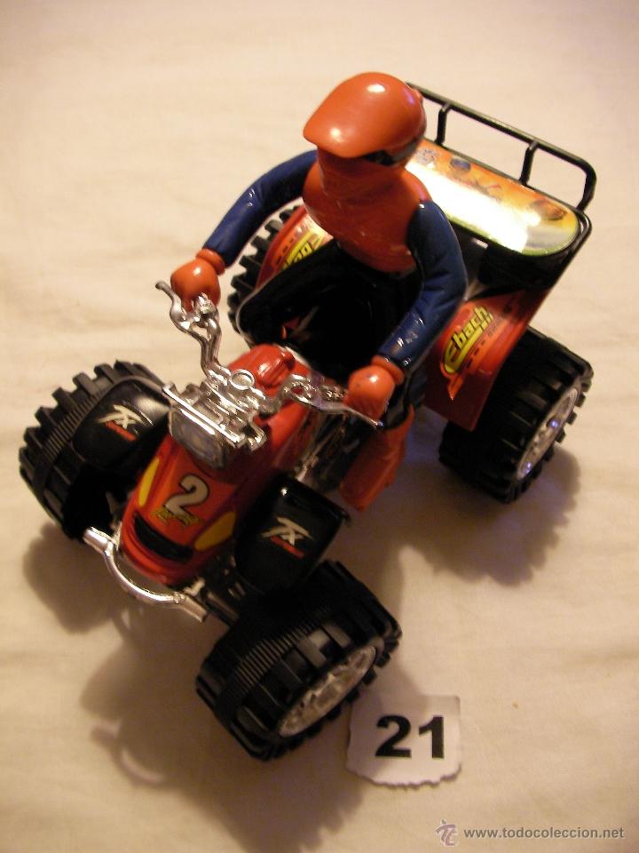Figuras de goma y PVC: QUAD CON CONDUCTOR - Foto 1