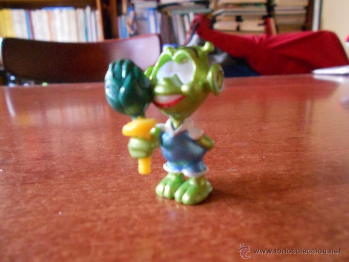 Figuras de Borracha e PVC: FIGURITA PERSONAJE DE KINDER SORPRESA