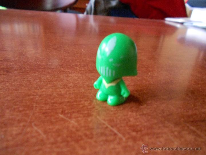 Figuras de Borracha e PVC: FIGURITA PERSONAJE DE KINDER SORPRESA