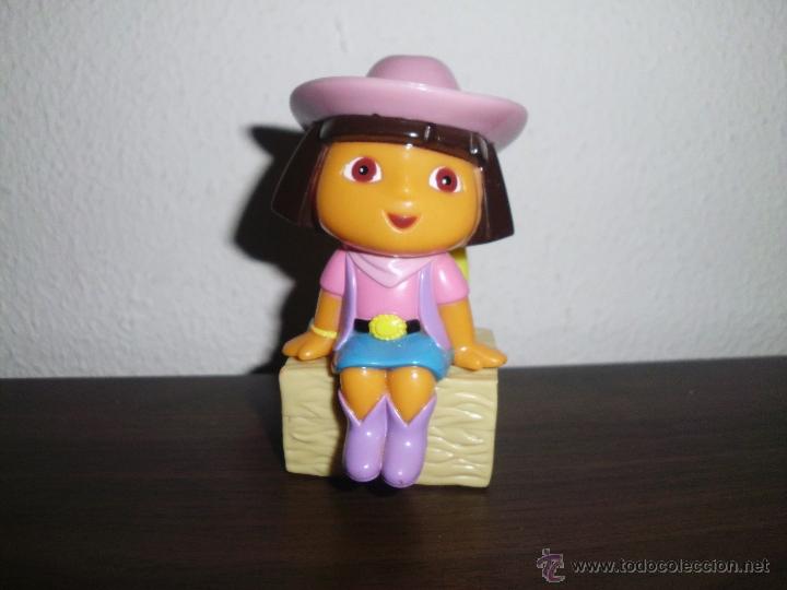 Figuras de goma y PVC: MU&Ntilde;ECO figura dora la explorada CN - Foto 1