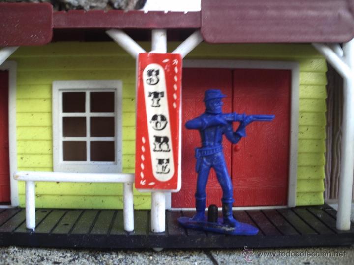 Figuras de goma y PVC: poblado del oeste con soldado - Foto 2