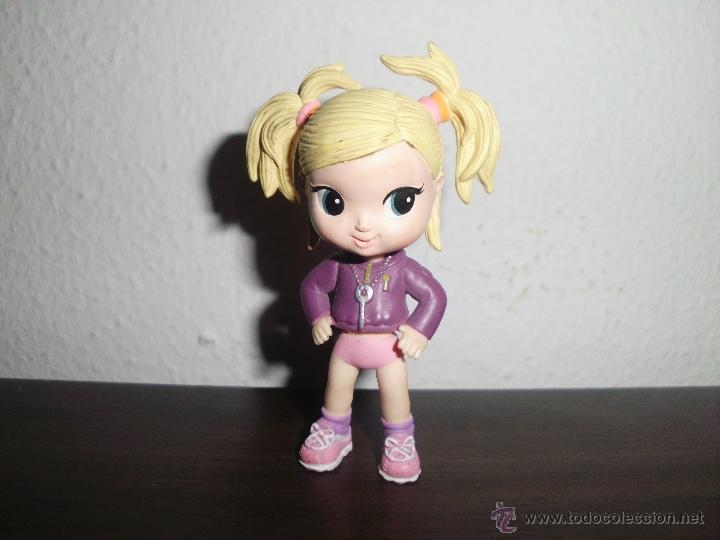 Figuras de goma y PVC: mu&ntilde;eco figura simpatica ni&ntilde;a - Foto 1