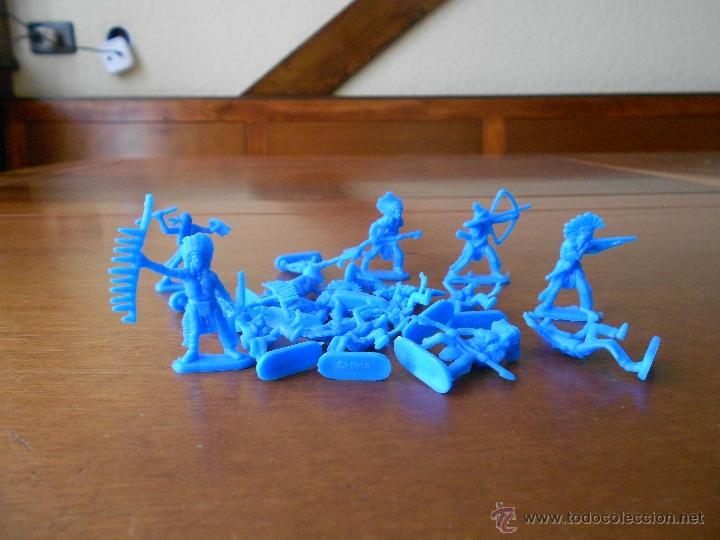 Figuras de goma y PVC: LOTE DE INDIOS DE LA FOTO - Foto 1