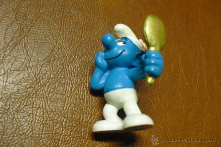 Figuras de Goma y PVC: FIGURA-MU&Ntilde;ECO. PITUFO PRESUMIDO.-lleva una flor en el gorro.-Apr&oacute;x. 5,50 cms. -ver fotos-