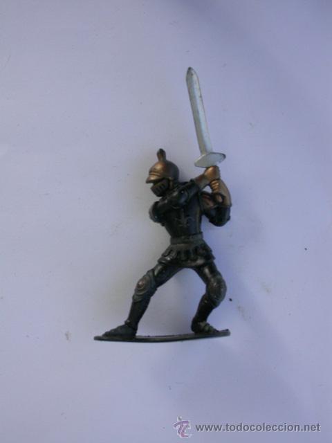 Figuras de goma y PVC: FIGURA PIPERO - Foto 1
