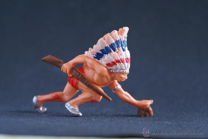 Figuras de goma y PVC: Indio de Pech agachado con rifle. - Foto 1