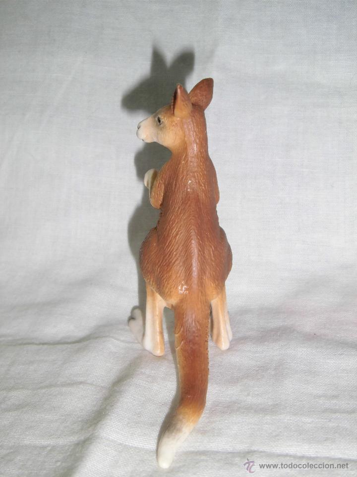 Figuras de goma y PVC: CANGURO CON CRIA  SCHLEICH  2000 - Foto 2