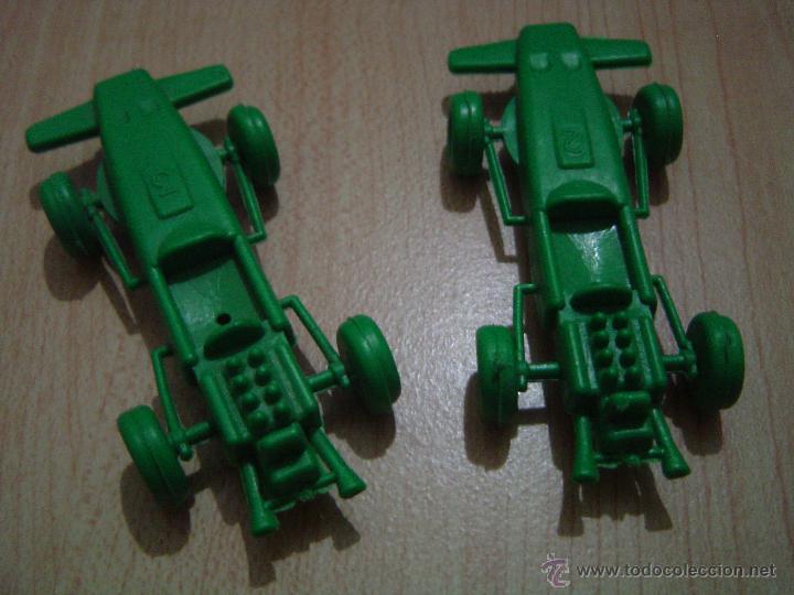 Figuras de goma y PVC: 2 COCHES DE PL&Aacute;STICO DE LOS A&Ntilde;OS 70. - Foto 1