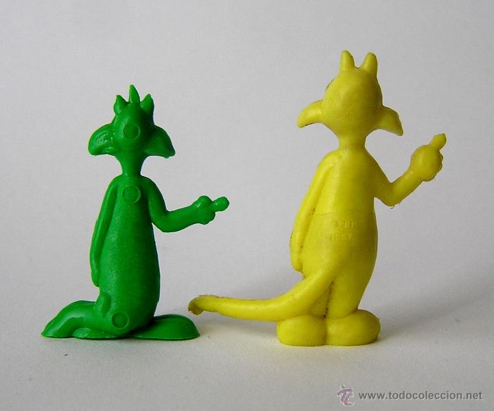 Figuras de goma Kinder: Figuras Dunkin y kinder Warner - Foto 2
