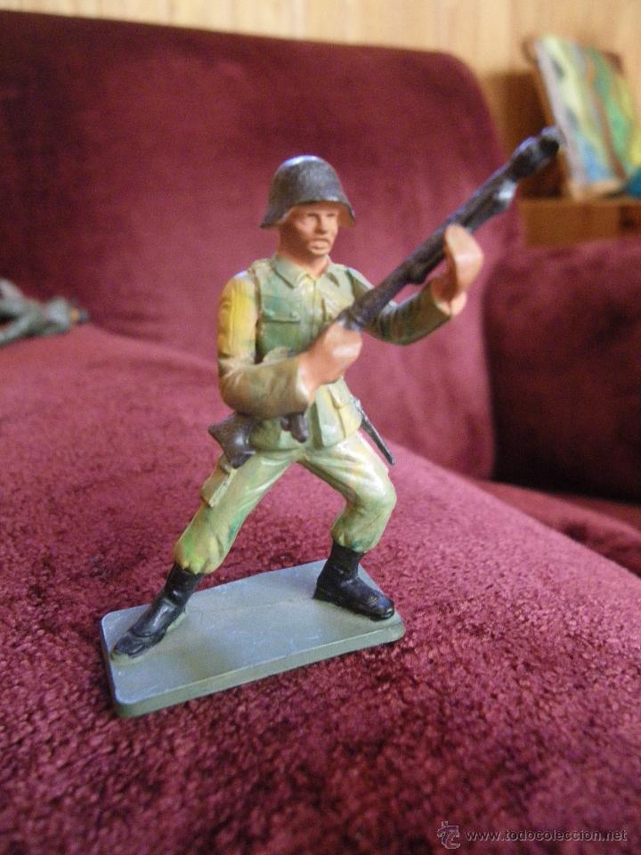 Figuras de goma y PVC: Soldado de Starlux - Foto 1