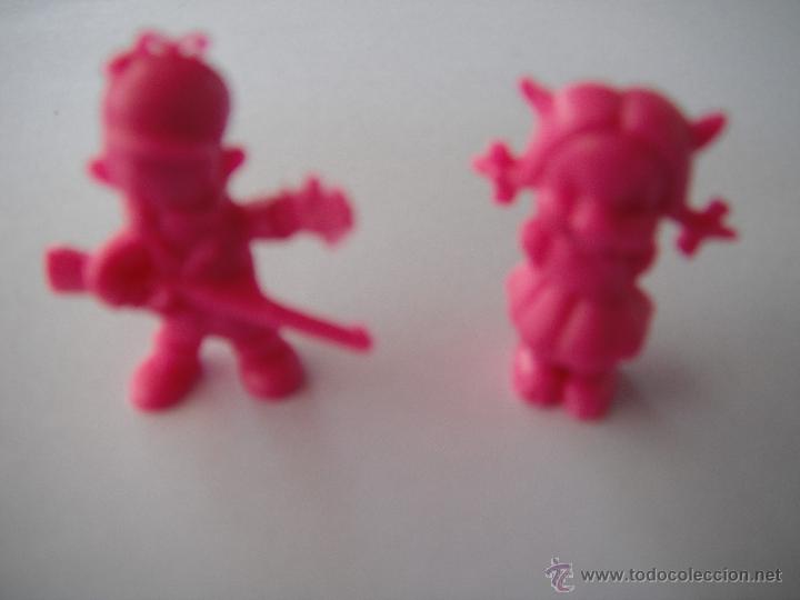 Figuras de goma y PVC: 2 FIGURAS DUNKIN .WARNER. - Foto 1