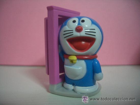 Figuras de goma Kinder: Figura Huevos Kinder - DORAEMON - Foto 1