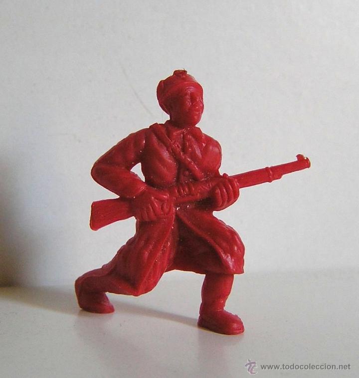 Figuras de goma y PVC: Figura Dunkin serie Soldados del Mundo (Ruso)