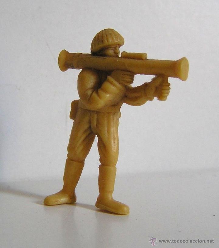 Rubber and PVC Figures: Figura Dunkin serie Soldados del Mundo (japones)