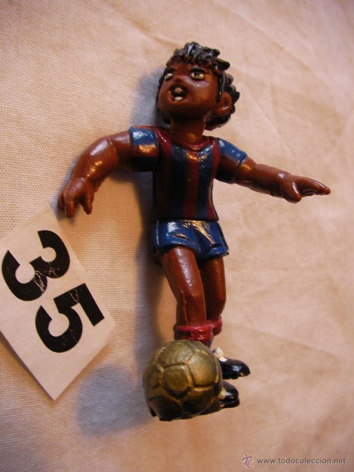 Figuras de Borracha e PVC: FIGURA CHICO JUGANDO AL FUTBOL - ENVIO GRATIS A ESPA&Ntilde;A