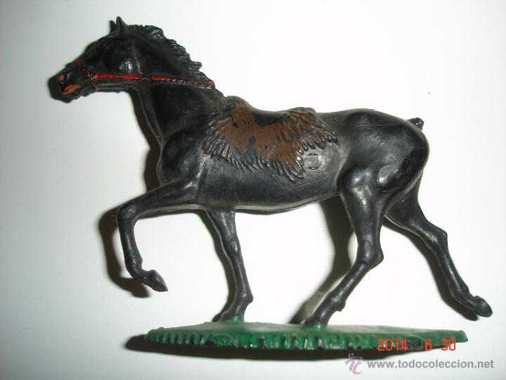 Figuras de goma y PVC: TRES CABALLOS Y DOS INDIOS STARLUX - Foto 2