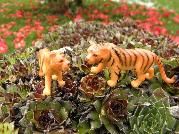 Figuras de goma y PVC: Lote figuras animales miniaturas pareja de tigres de 6 x 3 cm