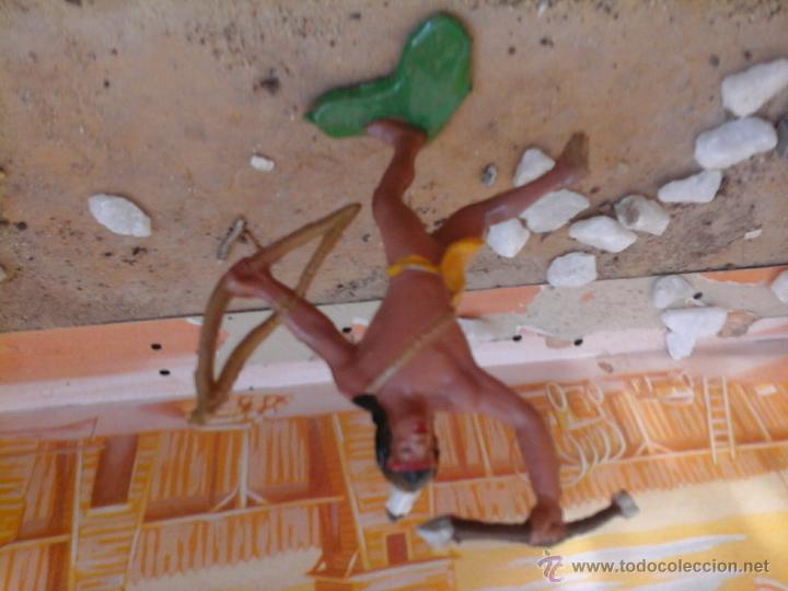 Figuras de goma y PVC: indio de comansi - Foto 1