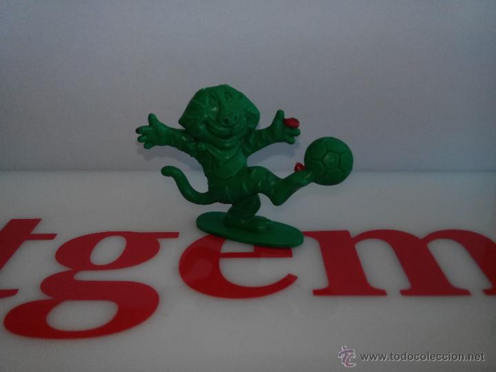 Figuras de goma y PVC: dunkin serie tegreton - Foto 1