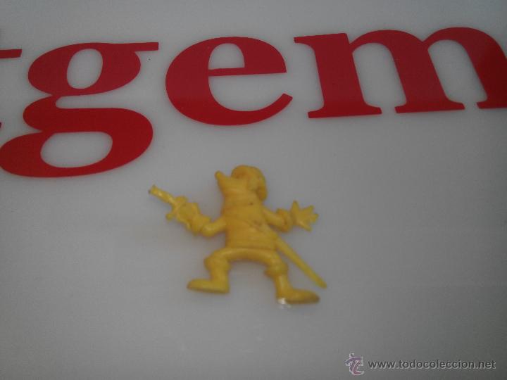 Figuras de goma y PVC: dunkin serie  dartacan - Foto 1