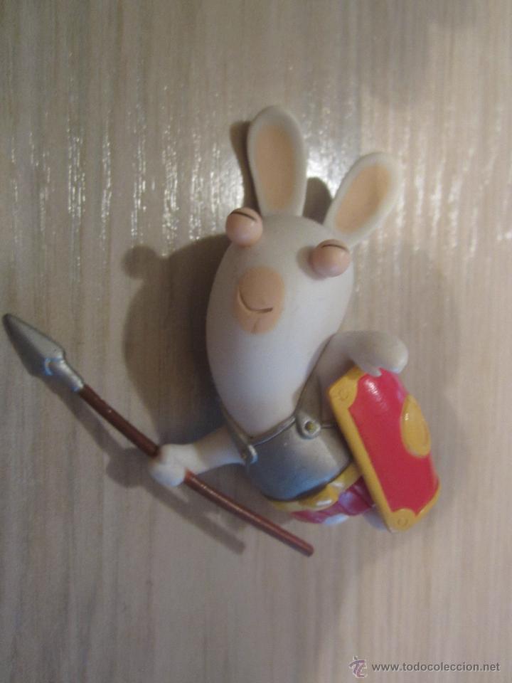 Figuras de goma y PVC: RABBIT ROMANO - Foto 1