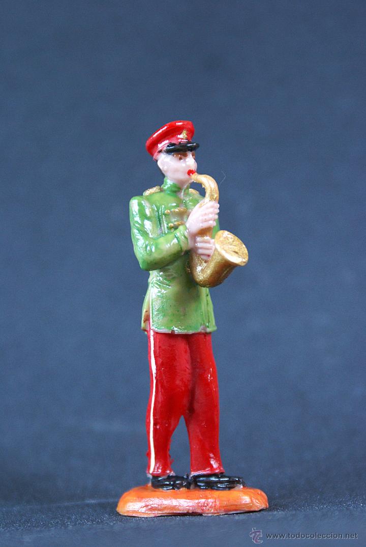 Figuras de goma y PVC: Musico del circo con saxofon - Foto 1