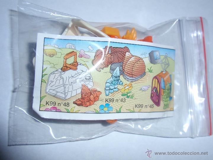 Figuras de Borracha e PVC: Figurita Huevo Kinder gnomo en bolsa de mano - K99 n&ordm; 48