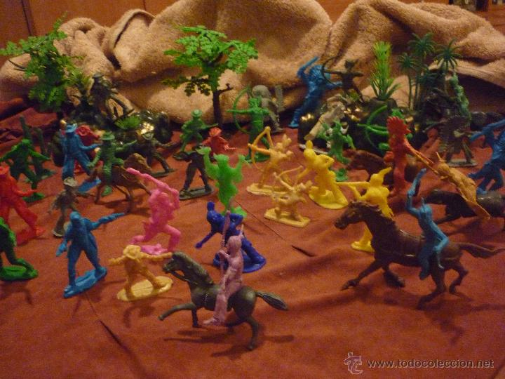 Rubber and PVC Figures: LOTE 42 FIGURAS DE INDIOS Y VAQUEROS AMERICANOS - ALGUNOS CON CABALLO - MONOCROM&Aacute;TICOS