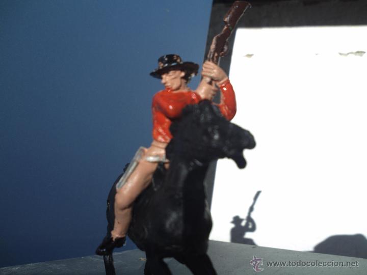 Figuras de goma y PVC: vaquero de jecsan a caballo - Foto 1