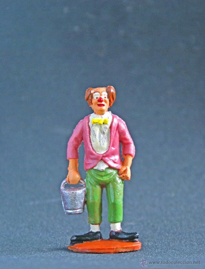 Figuras de goma y PVC: Payaso del circo con cubo. - Foto 1