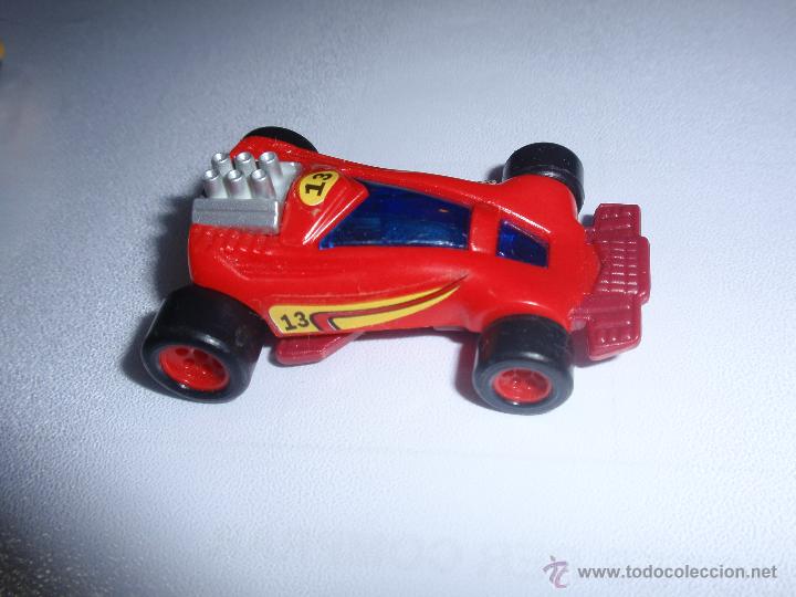 Kinder Figures: Figurita Huevo Kinder cochecito RACE CAR ROJO