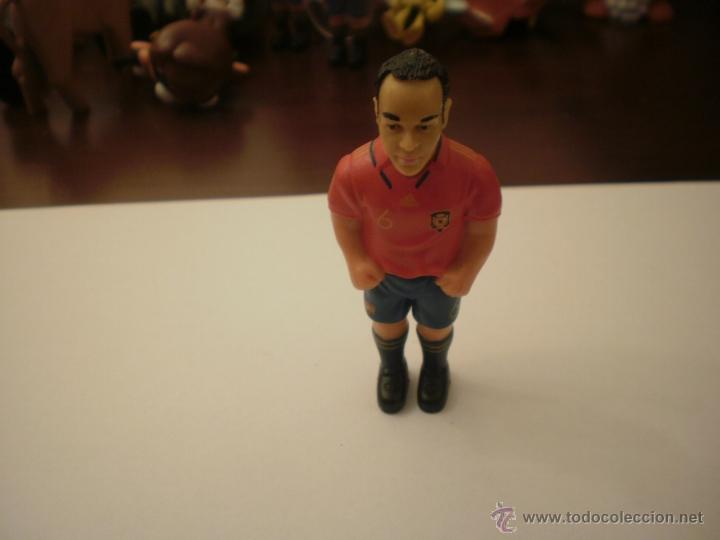 Rubber and PVC Figures: PHOSKITOS ANDRES INIESTA JUGADOR DE ESPA&Ntilde;A CAMPEONA DEL MUNDO 2010 PREMIUM FIGURA PROMOCIONAL PVC