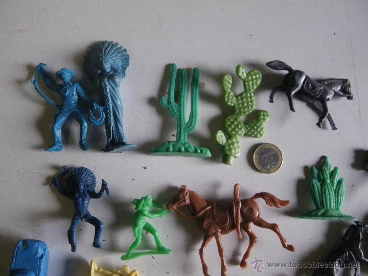 Figuras de goma y PVC: LOTE INDIOS Y CABALLOS , VERRR - Foto 2