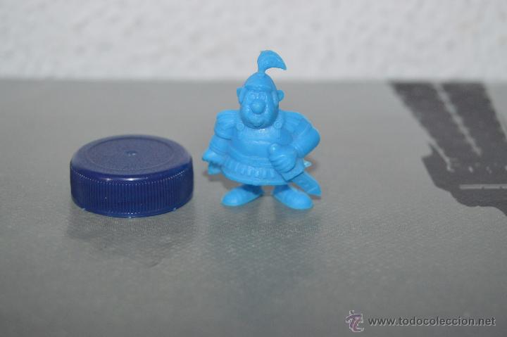 Figuras de goma y PVC: mu&ntilde;eco figura dunkin romano asterix - Foto 1