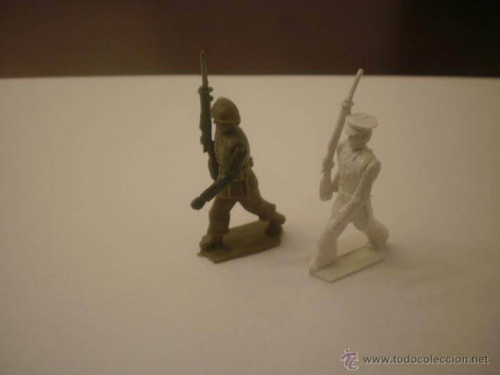 Figuras de Goma y PVC: SOLDADOS DESMONTABLES DE TORRES MALTA DESFILANDO A&Ntilde;OS 60 Y 70 MADE IN SPAIN