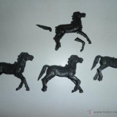Figuras de Goma y PVC: 4 CABALLOS IGUALES DE PLASTICO ,JUGUETES DEL OESTE , AÑOS 60