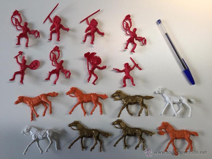 Figuras de goma y PVC: LOTE 8 VAQUEROS E INDIOS CON CABALLOS - Foto 1