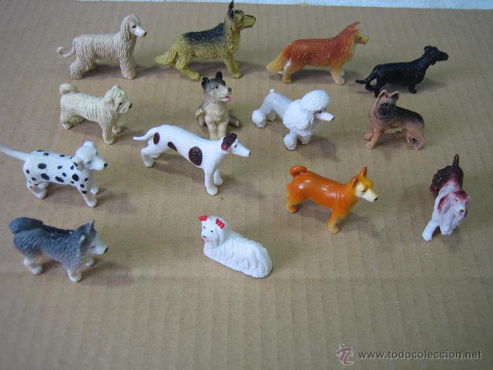 Figuras de goma y PVC: Figuritas de perros - Foto 1