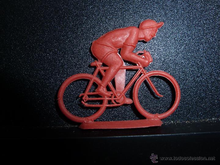 Figuras de goma y PVC: ANTIGUO CICLISTA DE PLASTICO - Foto 1
