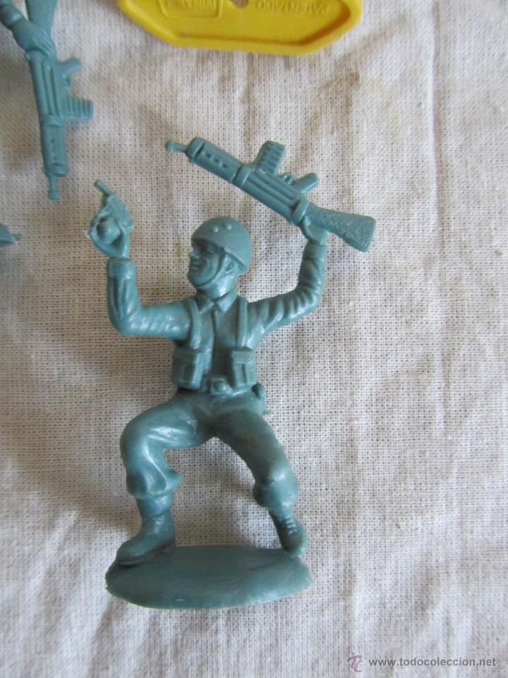 Figuras de goma y PVC: 5 soldaditos de pl&aacute;stico - Foto 7