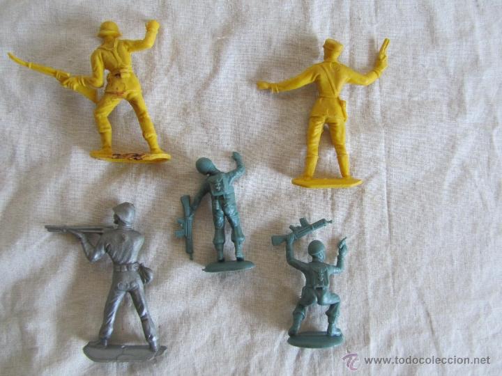 Figuras de goma y PVC: 5 soldaditos de pl&aacute;stico - Foto 8
