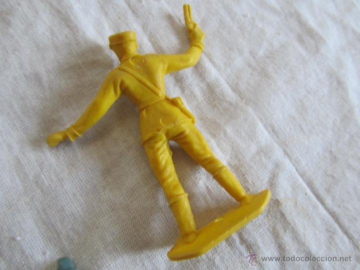 Figuras de goma y PVC: 5 soldaditos de pl&aacute;stico - Foto 10