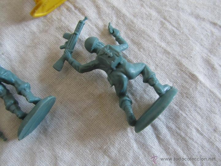 Figuras de goma y PVC: 5 soldaditos de pl&aacute;stico - Foto 12