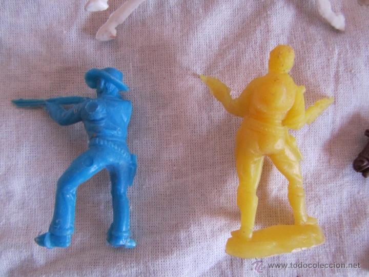 Figuras de goma y PVC: 5 caballos + 3 vaqueros pl&aacute;stico - Foto 14