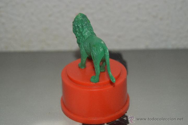 Figuras de goma y PVC: mu&ntilde;eco figura raro dunkin leon - Foto 3