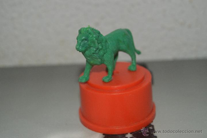 Figuras de goma y PVC: mu&ntilde;eco figura raro dunkin leon - Foto 4