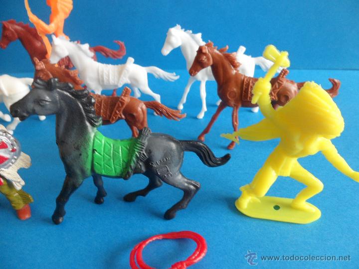 Figuras de goma y PVC: Lote de indios y Vaqueros - Comansi - Reamsa y Papo - Foto 3