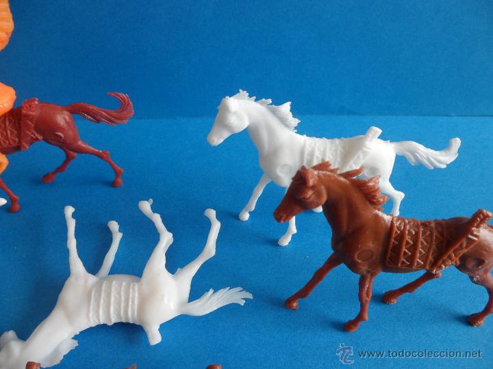 Figuras de goma y PVC: Lote de indios y Vaqueros - Comansi - Reamsa y Papo - Foto 4
